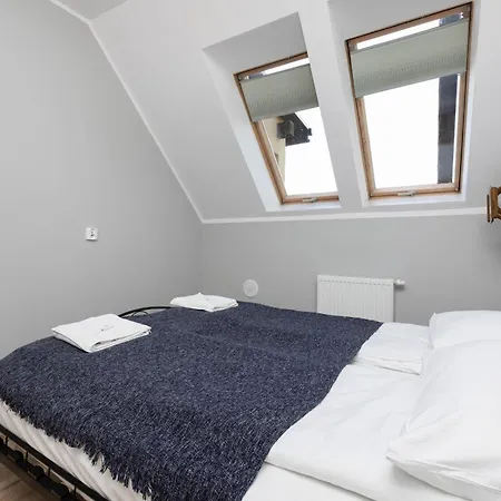 Peaceful Wrzosowo Bay With Parking By Renters Apartment