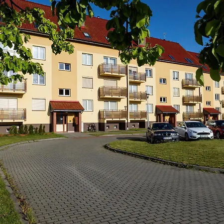 Peaceful Wrzosowo Bay With Parking By Renters